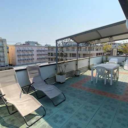 Apartament With Lovely Terrace 200 M From The