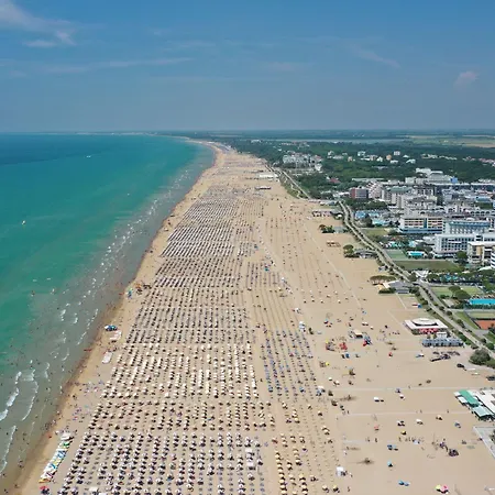 Apartmán With Lovely Terrace 200 M From The Bibione