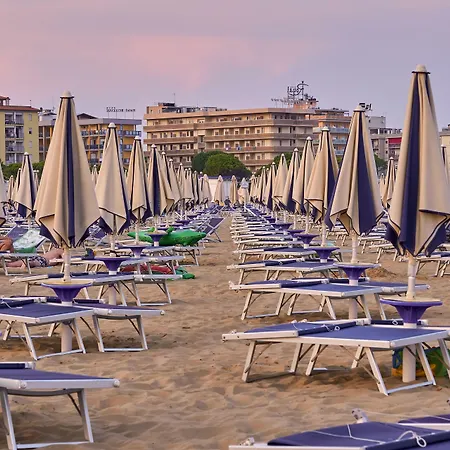 Apartament With Lovely Terrace 200 M From The Bibione